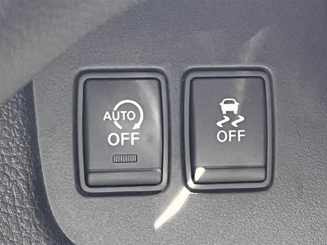 日産 セレナ ハイウェイS G S HV Aセーフ 千葉県 2014(平26)年 8.5万km ブリリアントホワイトパール 純正ナビ７インチワイド　/ワンセグテレビ　/ｂｌｕｅｔｏｏｔｈ　/バックカメラ　/社外ドライブレコーダー前後　/片側パワースライドドア　/レーンキープアシスト　/インテリジェントエマージェンシーブレーキ/純正フロアマット/純正アルミホイール/フォグランプ/パーソナルテーブル（2列と3列目用）