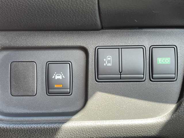 日産 セレナ ハイウェイS G S HV Aセーフ 千葉県 2014(平26)年 8.5万km ブリリアントホワイトパール 純正ナビ７インチワイド　/ワンセグテレビ　/ｂｌｕｅｔｏｏｔｈ　/バックカメラ　/社外ドライブレコーダー前後　/片側パワースライドドア　/レーンキープアシスト　/インテリジェントエマージェンシーブレーキ/純正フロアマット/純正アルミホイール/フォグランプ/パーソナルテーブル（2列と3列目用）