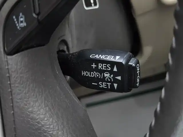 トヨタ ランドクルーザー プラド TX Lパッケージ 鹿児島県 2018(平30)年 5万km ホワイトパールクリスタルシャイン 前後モデリスタエアロ　/ムーンルーフ　/ヒッチメンバー　/ヒッチキャリア　/ラゲージプロテクター　/ＡＬＰＩＮＥナビ　/ウッドコンビステア　/純正サイドステップカバー　/ルーフレール　/純正アルミホイール（１９インチ）/前後コーナーセンサー/Bluetoothオーディオ/フルセグテレビ/D+N席シートヒーター/D+N席シートベンチレーション/D+N席パワーシート/電動格納サードシート/社外フロアマット/プッシュスタート/スマートキー/横滑り防止装置/レーンキープアシスト