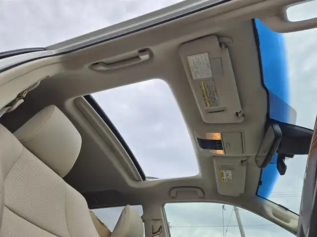 トヨタ ランドクルーザー プラド TX Lパッケージ 鹿児島県 2018(平30)年 5万km ホワイトパールクリスタルシャイン 前後モデリスタエアロ　/ムーンルーフ　/ヒッチメンバー　/ヒッチキャリア　/ラゲージプロテクター　/ＡＬＰＩＮＥナビ　/ウッドコンビステア　/純正サイドステップカバー　/ルーフレール　/純正アルミホイール（１９インチ）/前後コーナーセンサー/Bluetoothオーディオ/フルセグテレビ/D+N席シートヒーター/D+N席シートベンチレーション/D+N席パワーシート/電動格納サードシート/社外フロアマット/プッシュスタート/スマートキー/横滑り防止装置/レーンキープアシスト