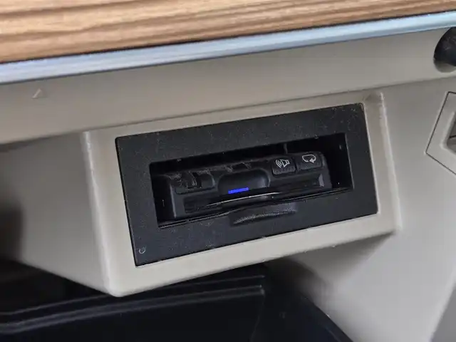 トヨタ ランドクルーザー プラド TX Lパッケージ 鹿児島県 2018(平30)年 5万km ホワイトパールクリスタルシャイン 前後モデリスタエアロ　/ムーンルーフ　/ヒッチメンバー　/ヒッチキャリア　/ラゲージプロテクター　/ＡＬＰＩＮＥナビ　/ウッドコンビステア　/純正サイドステップカバー　/ルーフレール　/純正アルミホイール（１９インチ）/前後コーナーセンサー/Bluetoothオーディオ/フルセグテレビ/D+N席シートヒーター/D+N席シートベンチレーション/D+N席パワーシート/電動格納サードシート/社外フロアマット/プッシュスタート/スマートキー/横滑り防止装置/レーンキープアシスト