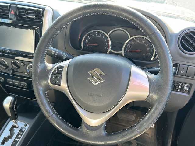 スズキ ジムニー ランドベンチャー 福島県 2017(平29)年 16.1万km ブルーイッシュブラックパール3 社外ナビゲーション/・型番：MDV-D304/・ワンセグTV/SD/USB/AUX/CD/FM/AM/・ETC/革張りステアリング/・ステアリングスイッチ/ハーフレザーシート/・D席シートヒーター/シガーライター/背面タイヤン/・型番：MDV-D304/・ワンセグTV/SD/USB/AUX/CD/FM/AM/・ETC/革張りステアリング/・ステアリングスイッチ/ハーフレザーシート/・D席シートヒーター/シガーライター/背面タイヤ/電動格納ミラー/・ウィンカーミラー/ハロゲンヘッドライト/・フォグランプ/・ヘッドライトレベライザー/純正フロアマット/ドアバイザー/積込みサマータイヤ/・純正AW/・溝4mm