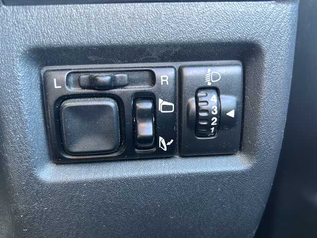 スズキ ジムニー ランドベンチャー 福島県 2017(平29)年 16.1万km ブルーイッシュブラックパール3 社外ナビゲーション/・型番：MDV-D304/・ワンセグTV/SD/USB/AUX/CD/FM/AM/・ETC/革張りステアリング/・ステアリングスイッチ/ハーフレザーシート/・D席シートヒーター/シガーライター/背面タイヤン/・型番：MDV-D304/・ワンセグTV/SD/USB/AUX/CD/FM/AM/・ETC/革張りステアリング/・ステアリングスイッチ/ハーフレザーシート/・D席シートヒーター/シガーライター/背面タイヤ/電動格納ミラー/・ウィンカーミラー/ハロゲンヘッドライト/・フォグランプ/・ヘッドライトレベライザー/純正フロアマット/ドアバイザー/積込みサマータイヤ/・純正AW/・溝4mm