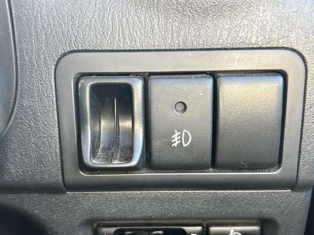 スズキ ジムニー ランドベンチャー 福島県 2017(平29)年 16.1万km ブルーイッシュブラックパール3 社外ナビゲーション/・型番：MDV-D304/・ワンセグTV/SD/USB/AUX/CD/FM/AM/・ETC/革張りステアリング/・ステアリングスイッチ/ハーフレザーシート/・D席シートヒーター/シガーライター/背面タイヤン/・型番：MDV-D304/・ワンセグTV/SD/USB/AUX/CD/FM/AM/・ETC/革張りステアリング/・ステアリングスイッチ/ハーフレザーシート/・D席シートヒーター/シガーライター/背面タイヤ/電動格納ミラー/・ウィンカーミラー/ハロゲンヘッドライト/・フォグランプ/・ヘッドライトレベライザー/純正フロアマット/ドアバイザー/積込みサマータイヤ/・純正AW/・溝4mm