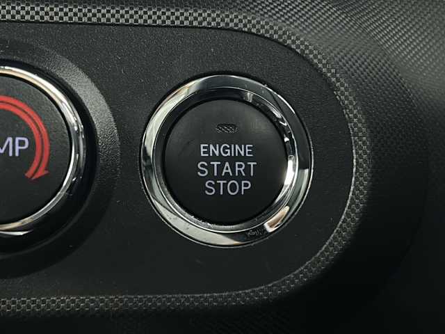 トヨタ ライズ Z 愛知県 2020(令2)年 3.7万km ブラックマイカメタリック/シャイニングホワイトパール ルーフブラックツートンカラー/純正９インチナビ/フルセグTV・BT　DVD　CD　音楽SD/バックカメラ/ビルトインETC/前後ドライブレコーダー/シートヒーター/オートライト/LEDヘットライト/LEDフォグライト/スマートアシスト/レーンキープ/BSM/RCTA/コーナーセンサー/純正17インチアルミ/スマートキー×２/プッシュスタート/電動ランバーサポート/保証書/取説