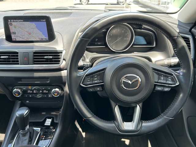 マツダ アクセラ 15Sプロアクティブ 茨城県 2018(平30)年 8.1万km 黒 純正ＳＤナビ/-BT/FM/AM/CD/フルセグTV　　/クルーズコントロール　/ドライブレコーダー　/ＥＴＣ　/バックカメラ　/全方位カメラ　/コーナーセンサー　/ＬＥＤヘッドライト　/純正アルミホイール　/純正フロアマット　/レーンキープアシスト/パワーウィンドウ/パワーステアリング/プッシュスタート