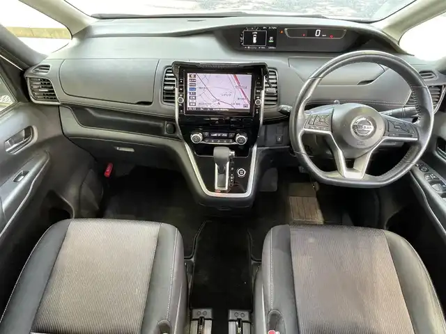 日産 セレナ ハイウェイスター 福岡県 2016(平28)年 13万km ブリリアントホワイトパール (株)IDOMが運営する【じしゃロン八幡西店】の自社ローン専用車両になります。こちらは現金またはオートローンご利用時の価格です。自社ローンご希望の方は別途その旨お申付け下さい/純正ナビ【MM516D-L】/(Bluetooth・CD・DVD・TV)/純正アルミホイール/純正フロアマット/クルーズコントロール/フロントフォグランプ/ビルトインETC/片側パワースライドドア/バックカメラ/プッシュスタート