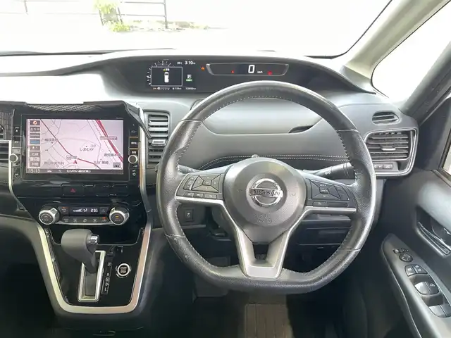 日産 セレナ ハイウェイスター 福岡県 2016(平28)年 13万km ブリリアントホワイトパール (株)IDOMが運営する【じしゃロン八幡西店】の自社ローン専用車両になります。こちらは現金またはオートローンご利用時の価格です。自社ローンご希望の方は別途その旨お申付け下さい/純正ナビ【MM516D-L】/(Bluetooth・CD・DVD・TV)/純正アルミホイール/純正フロアマット/クルーズコントロール/フロントフォグランプ/ビルトインETC/片側パワースライドドア/バックカメラ/プッシュスタート