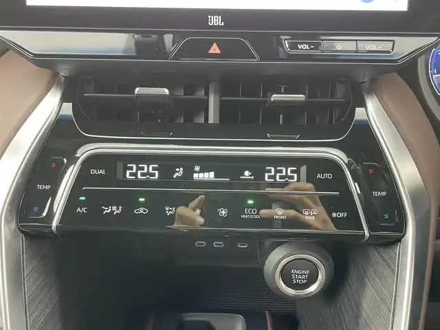 トヨタ ハリアー Z レザーパッケージ 愛知県 2024(令6)年 0.8万km プレシャスブラックパール トヨタセーフティセンス/純正ディスプレイオーディオ　/ＪＢＬサウンド　/バックカメラ　/デジタルインナーミラー　/ＨＵＤ　/ＢＳＭ　/黒革シート　/MTモード付AT/ＥＴＣ２．０　/シートヒーター　/エアシート　/パワーシート/ステアリングヒーター/電動リアゲート　/ドラレコ　/純正19インチAW/純正フロアマット