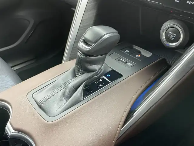 トヨタ ハリアー Z レザーパッケージ 愛知県 2024(令6)年 0.8万km プレシャスブラックパール トヨタセーフティセンス/純正ディスプレイオーディオ　/ＪＢＬサウンド　/バックカメラ　/デジタルインナーミラー　/ＨＵＤ　/ＢＳＭ　/黒革シート　/MTモード付AT/ＥＴＣ２．０　/シートヒーター　/エアシート　/パワーシート/ステアリングヒーター/電動リアゲート　/ドラレコ　/純正19インチAW/純正フロアマット