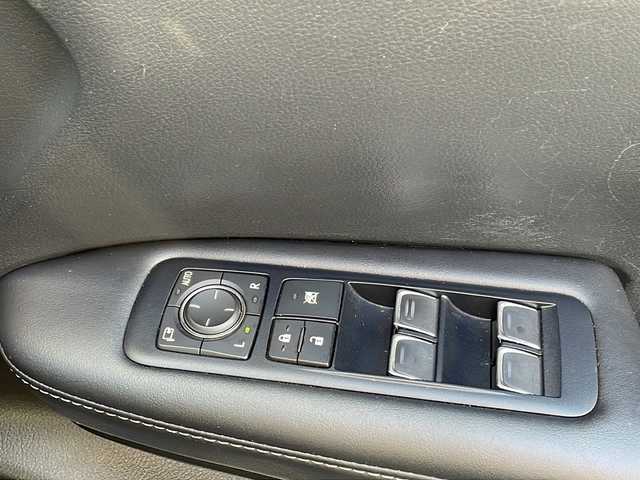 レクサス ＲＸ 沖縄県 2017(平29)年 8.5万km ホワイトノーヴァガラスフレーク 純正ナビ・TV/Bluetooth・CD・DVD/バックカメラ/ETC/ドライブレコーダー/サンルーフ/パワーバックドア/パワーシート/シートヒーター・エアシート/オートライト/衝突軽減システム/メモリーシート/クルーズコントロール/オートマチックハイビーム