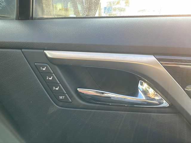 レクサス ＲＸ 沖縄県 2017(平29)年 8.5万km ホワイトノーヴァガラスフレーク 純正ナビ・TV/Bluetooth・CD・DVD/バックカメラ/ETC/ドライブレコーダー/サンルーフ/パワーバックドア/パワーシート/シートヒーター・エアシート/オートライト/衝突軽減システム/メモリーシート/クルーズコントロール/オートマチックハイビーム