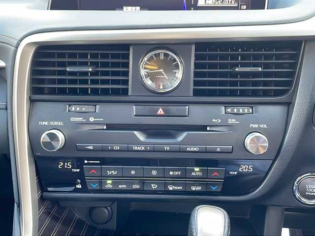 レクサス ＲＸ 沖縄県 2017(平29)年 8.5万km ホワイトノーヴァガラスフレーク 純正ナビ・TV/Bluetooth・CD・DVD/バックカメラ/ETC/ドライブレコーダー/サンルーフ/パワーバックドア/パワーシート/シートヒーター・エアシート/オートライト/衝突軽減システム/メモリーシート/クルーズコントロール/オートマチックハイビーム