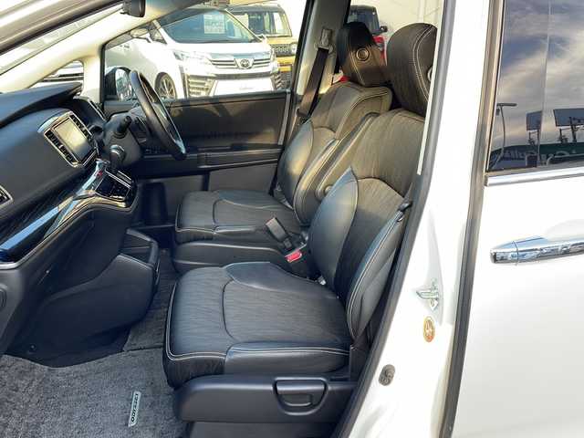 ホンダ オデッセイ アブソルート・Xホンダセンジング 徳島県 2017(平29)年 4.4万km ホワイトオーキッドパール 純正8型SDナビ　VXM-185VFEi/（ラジオ/フルセグ/DISC/SD/BT/USB）/バックカメラ/純正9型フリップダウンモニター/ホンダセンシング/追従式クルーズコントロール/ビルトインETC/ハーフレザーシート/両側電動スライドドア/パドルシフト/純正17AW/プッシュスタート/スマートキー/ドアバイザー/フォグライト/オートライト/純正フロアマット