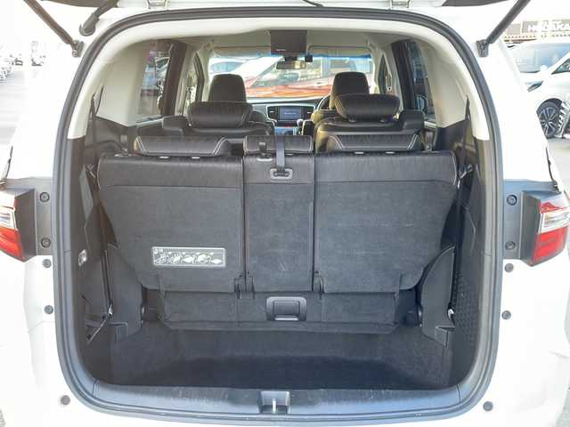 ホンダ オデッセイ アブソルート・Xホンダセンジング 徳島県 2017(平29)年 4.4万km ホワイトオーキッドパール 純正8型SDナビ　VXM-185VFEi/（ラジオ/フルセグ/DISC/SD/BT/USB）/バックカメラ/純正9型フリップダウンモニター/ホンダセンシング/追従式クルーズコントロール/ビルトインETC/ハーフレザーシート/両側電動スライドドア/パドルシフト/純正17AW/プッシュスタート/スマートキー/ドアバイザー/フォグライト/オートライト/純正フロアマット