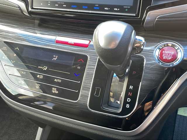 ホンダ オデッセイ アブソルート・Xホンダセンジング 徳島県 2017(平29)年 4.4万km ホワイトオーキッドパール 純正8型SDナビ　VXM-185VFEi/（ラジオ/フルセグ/DISC/SD/BT/USB）/バックカメラ/純正9型フリップダウンモニター/ホンダセンシング/追従式クルーズコントロール/ビルトインETC/ハーフレザーシート/両側電動スライドドア/パドルシフト/純正17AW/プッシュスタート/スマートキー/ドアバイザー/フォグライト/オートライト/純正フロアマット