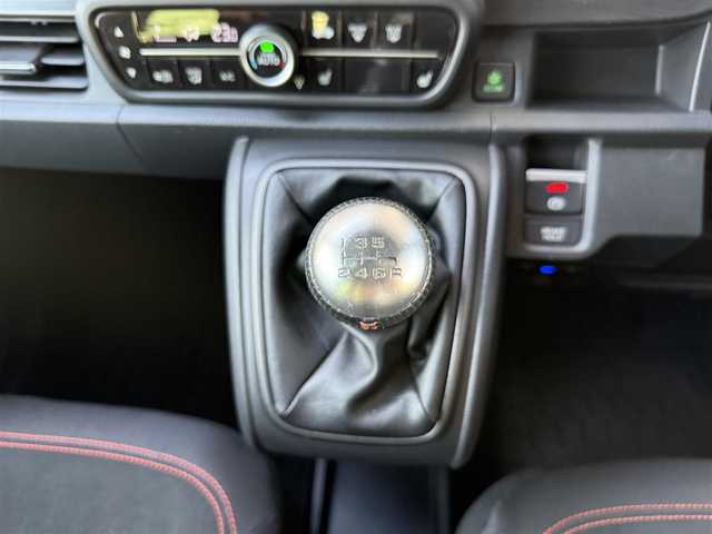 ホンダ Ｎ ＯＮＥ RS 愛知県 2024(令6)年 0.6万km パールⅡ /純正メモリナビ//SD/CD/DVD/USB/BT/AM/FM//バックカメラ//ビルトインETC//前後ドライブレコーダー//Honda SENSING//追従機能付きクルーズコントロール//衝突被害軽減ブレーキ//横滑り防止装置//レーンアシスト//オートハイビーム//アイドリングストップ//パーキングセンサー//電動パーキングブレーキ//オートブレーキホールドスイッチ//ECONスイッチ//ヘッドライトレベライザー//ステアスイッチ//シートヒーター(D/N)//純正LEDオートライト//フロントフォグランプ//純正フロアマット//純正15インチアルミホイール//純正ドアバイザー//電格ミラー//ISOFIX//ダブル/サイド/カーテンエアバック//スマートキー//スペアキー2本//取扱説明書//ナビ説明書//保証書