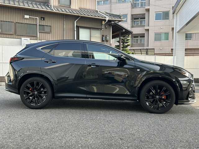 レクサス ＮＸ 350 Fスポーツ 愛知県 2023(令5)年 1.5万km グラファイトブラックガラスフレーク ワンオーナー/AWD/純正SDナビ（AM.FM.TV.BT）/フルセグTV/バックカメラ/アラウンドビューモニター/ヘッドアップディスプレイ/ドラレコ/レクサスセーフティーテクノロジー/パドルシフト/追従式クルーズコントロール/パワーシート/シートヒーター、エアシート/ビルトインETC2.0/電動リアゲート/革シート/純正AW20インチ/純正フロアマット/オートハイビーム/typeC端子/USB端子/ルーフレール