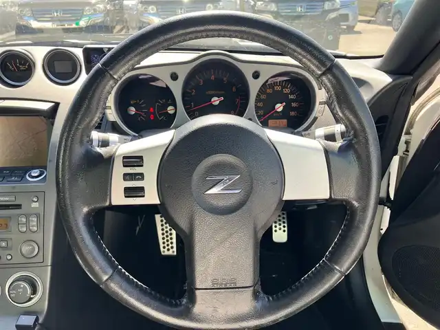 日産 フェアレディ Ｚ バージョンT 静岡県 2003(平15)年 10.7万km 白 パワーステアリング/パワーウィンドウ/オートエアコン/純正ナビ（CD/DVD）/バックカメラ/ETC/純正フロアマット/純正アルミホイール/D席N席パワーシート/D席N席シートヒーター/ABS/盗難防止装置/Wエアバック/衝突軽減システム/BOSE