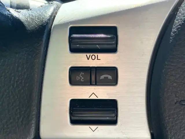 日産 フェアレディ Ｚ バージョンT 静岡県 2003(平15)年 10.7万km 白 パワーステアリング/パワーウィンドウ/オートエアコン/純正ナビ（CD/DVD）/バックカメラ/ETC/純正フロアマット/純正アルミホイール/D席N席パワーシート/D席N席シートヒーター/ABS/盗難防止装置/Wエアバック/衝突軽減システム/BOSE