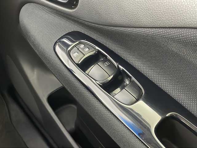 日産 セレナ ハイウェイS G S HV Aセーフ 栃木県 2015(平27)年 7.3万km ブリリアントホワイトパール 社外8インチナビ/（フルセグ/CD/DVD/BT/SD/AM/FM)）/両側パワースライドドア/フリップダウンモニター/アラウンドビューモニター/前後ドライブレコーダー/プリクラッシュセーフティーブレーキ/レーンキープアシスト/クルーズコントロール/コーナーセンサー/LEDオートライト/フォグランプ/電動格納ミラー/ETC/ステアリングスイッチ/純正アルミホイール/プッシュスタート/スマートキー