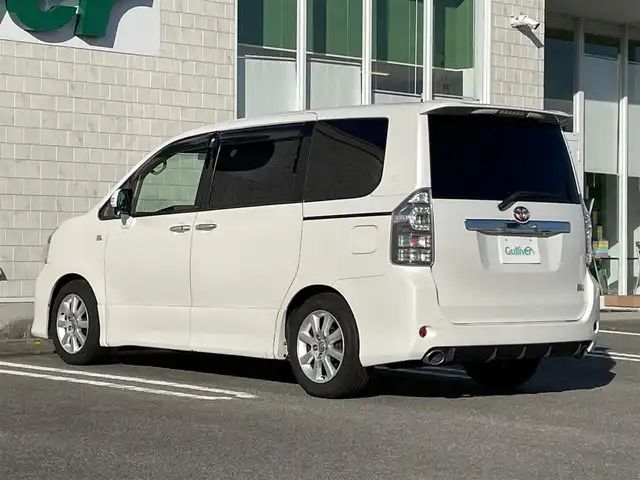 トヨタ ヴォクシー ZS G’s 宮崎県 2012(平24)年 5.4万km ホワイトパールクリスタルシャイン 社外ナビ「AVIC-ZH07」/(AM.FM.Bluetooth.DVD.CD.AUX)/フルセグTV/バックカメラ/両側パワースライドドア/サンルーフ/ETC/パドルシフト/オートライト/オートエアコン/電格ミラー/スマートキー/スペアキー/プッシュスタート/ステアリングスイッチ