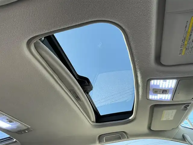 トヨタ ヴォクシー ZS G’s 宮崎県 2012(平24)年 5.4万km ホワイトパールクリスタルシャイン 社外ナビ「AVIC-ZH07」/(AM.FM.Bluetooth.DVD.CD.AUX)/フルセグTV/バックカメラ/両側パワースライドドア/サンルーフ/ETC/パドルシフト/オートライト/オートエアコン/電格ミラー/スマートキー/スペアキー/プッシュスタート/ステアリングスイッチ