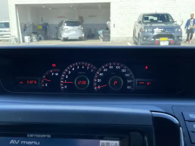 トヨタ ヴォクシー ZS G’s 宮崎県 2012(平24)年 5.4万km ホワイトパールクリスタルシャイン 社外ナビ「AVIC-ZH07」/(AM.FM.Bluetooth.DVD.CD.AUX)/フルセグTV/バックカメラ/両側パワースライドドア/サンルーフ/ETC/パドルシフト/オートライト/オートエアコン/電格ミラー/スマートキー/スペアキー/プッシュスタート/ステアリングスイッチ