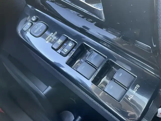 トヨタ ヴォクシー ZS G’s 宮崎県 2012(平24)年 5.4万km ホワイトパールクリスタルシャイン 社外ナビ「AVIC-ZH07」/(AM.FM.Bluetooth.DVD.CD.AUX)/フルセグTV/バックカメラ/両側パワースライドドア/サンルーフ/ETC/パドルシフト/オートライト/オートエアコン/電格ミラー/スマートキー/スペアキー/プッシュスタート/ステアリングスイッチ