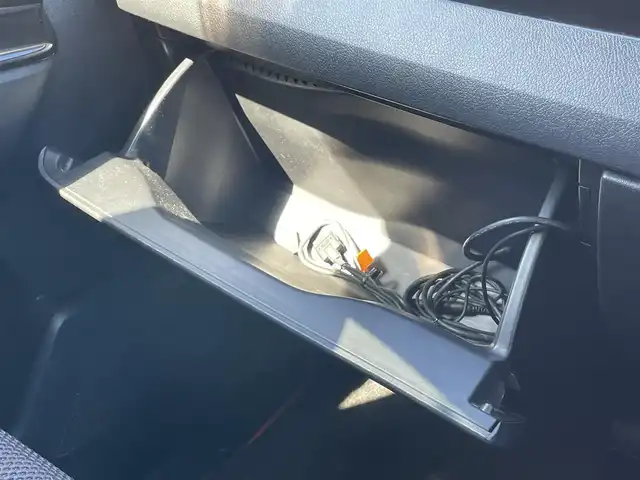 トヨタ ヴォクシー ZS G’s 宮崎県 2012(平24)年 5.4万km ホワイトパールクリスタルシャイン 社外ナビ「AVIC-ZH07」/(AM.FM.Bluetooth.DVD.CD.AUX)/フルセグTV/バックカメラ/両側パワースライドドア/サンルーフ/ETC/パドルシフト/オートライト/オートエアコン/電格ミラー/スマートキー/スペアキー/プッシュスタート/ステアリングスイッチ