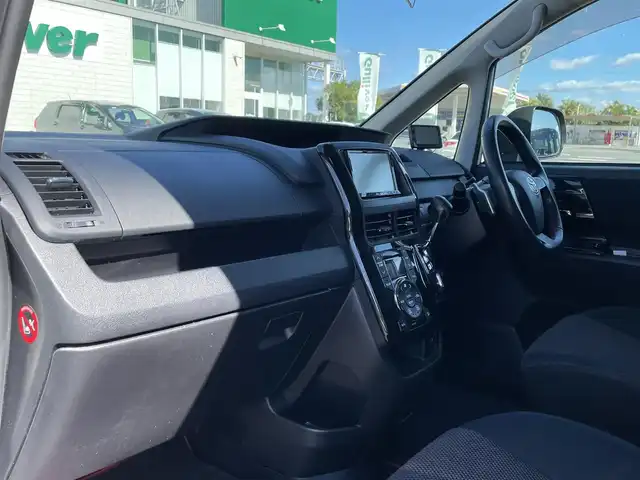 トヨタ ヴォクシー ZS G’s 宮崎県 2012(平24)年 5.4万km ホワイトパールクリスタルシャイン 社外ナビ「AVIC-ZH07」/(AM.FM.Bluetooth.DVD.CD.AUX)/フルセグTV/バックカメラ/両側パワースライドドア/サンルーフ/ETC/パドルシフト/オートライト/オートエアコン/電格ミラー/スマートキー/スペアキー/プッシュスタート/ステアリングスイッチ