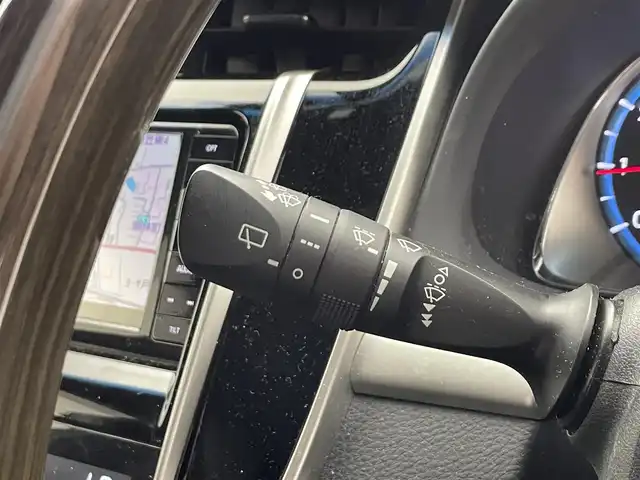 トヨタ ハリアー エレガンス 滋賀県 2017(平29)年 5.9万km ブラック 禁煙車/社外ナビ【CD/DVD/Bluetooth/フルセグ】/バックカメラ/ハーフレザーシート/D席パワーシート/前方ドラレコ/ETC/LEDヘッドライト/オートライト/プッシュスタート/スマートキー/ステアリングスイッチ