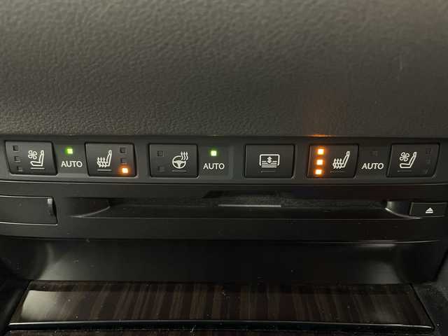 レクサス ＥＳ 300h バージョンL 岐阜県 2019(平31)年 9.7万km グラファイトブラックガラスフレーク サンルーフ/純正ナビ/CD/DVD/Bluetooth/USB/フルセグTV/レクサスセーフティシステム/プリクラッシュセーフティシステム/レーントレーシングアシスト/レーダークルーズコントロール/クリアランスソナー/アダプティブハイビームシステム/パノラミックビューモニター/パーキングサポートブレーキ/ウッドコンビステアリング/ステアリングヒーター/シートヒーター/エアシート/ブラインドスポットモニター/電動＆テレスコピックステアリング/パドルシフト/ステアリングリモコン/リアトラフィッククロスアラート/本革シート/パワーバックドア/メモリーシート/AC100V/1500W