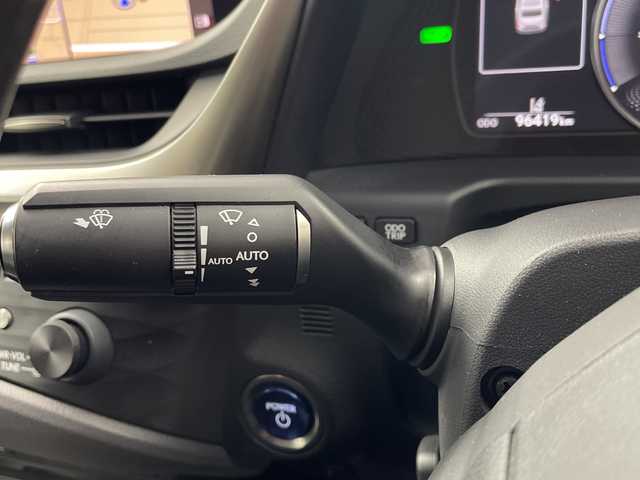 レクサス ＥＳ 300h バージョンL 岐阜県 2019(平31)年 9.7万km グラファイトブラックガラスフレーク サンルーフ/純正ナビ/CD/DVD/Bluetooth/USB/フルセグTV/レクサスセーフティシステム/プリクラッシュセーフティシステム/レーントレーシングアシスト/レーダークルーズコントロール/クリアランスソナー/アダプティブハイビームシステム/パノラミックビューモニター/パーキングサポートブレーキ/ウッドコンビステアリング/ステアリングヒーター/シートヒーター/エアシート/ブラインドスポットモニター/電動＆テレスコピックステアリング/パドルシフト/ステアリングリモコン/リアトラフィッククロスアラート/本革シート/パワーバックドア/メモリーシート/AC100V/1500W