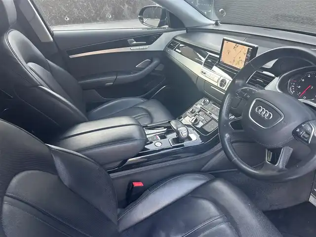 アウディ Ａ８ 4．0 TFSI クワトロ 大分県 2017(平29)年 9.6万km 黒 保証書/取扱説明書/サンルーフ/アダクティブクルーズコントロール/Audiサイドアシスト/純正ナビ/Bluetooth/地デジ/バックカメラ/サイドカメラ/フロントカメラ/黒本革/メモリー付きパワーシート/シートヒーター/シートクーラー/純正フロアマット/純正21インチアルミホイール