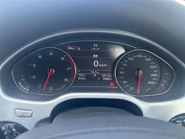 アウディ Ａ８ 4．0 TFSI クワトロ 大分県 2017(平29)年 9.6万km 黒 保証書/取扱説明書/サンルーフ/アダクティブクルーズコントロール/Audiサイドアシスト/純正ナビ/Bluetooth/地デジ/バックカメラ/サイドカメラ/フロントカメラ/黒本革/メモリー付きパワーシート/シートヒーター/シートクーラー/純正フロアマット/純正21インチアルミホイール