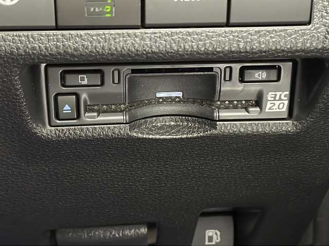 トヨタ ＲＡＶ４ HV アドベンチャー オフロードPKGⅡ 千葉県 2023(令5)年 1.7万km アティチュードブラックマイカ 禁煙車　/純正ディスプレイオーディオ　/全周囲カメラ　/ビルトインＥＴＣ２．０　/前後クリアランスソナー　/前席シートヒーター　/前席エアーシート　/運転席パワーシート　/ブラインドスポットモニター/アイドリングストップ/衝突軽減ブレーキ/プリクラッシュセーフティ/ロードサインアシスト/レーントレーシングアシスト/横滑り防止/純正フロアマット/純正１８インチAW/オートライト/オートマチックハイビーム/フォグライト/スマートキー/プッシュスタート/スペアキー1本/保証書/取扱説明書