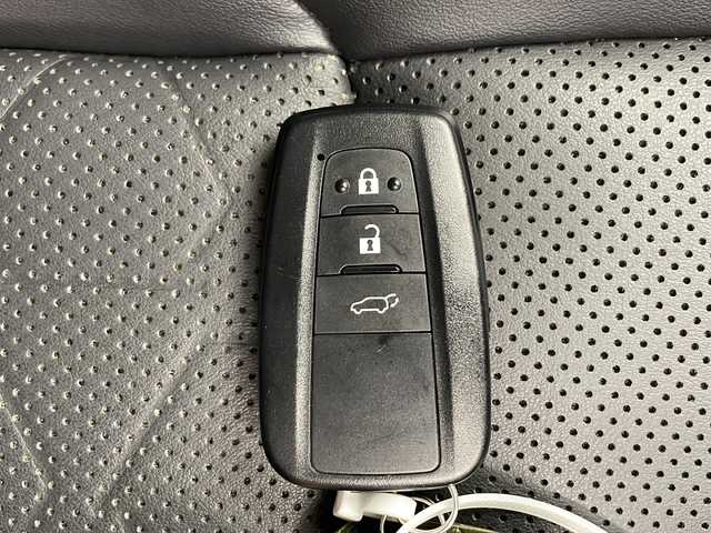 トヨタ ＲＡＶ４ HV アドベンチャー オフロードPKGⅡ 千葉県 2023(令5)年 1.7万km アティチュードブラックマイカ 禁煙車　/純正ディスプレイオーディオ　/全周囲カメラ　/ビルトインＥＴＣ２．０　/前後クリアランスソナー　/前席シートヒーター　/前席エアーシート　/運転席パワーシート　/ブラインドスポットモニター/アイドリングストップ/衝突軽減ブレーキ/プリクラッシュセーフティ/ロードサインアシスト/レーントレーシングアシスト/横滑り防止/純正フロアマット/純正１８インチAW/オートライト/オートマチックハイビーム/フォグライト/スマートキー/プッシュスタート/スペアキー1本/保証書/取扱説明書