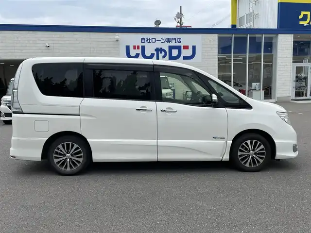 日産 セレナ ハイウェイS S HV Aセーフ 和歌山県 2014(平26)年 12.6万km パール (株)IDOMが運営する【じしゃロン和歌山店】の自社ローン専用車両になります。こちらは現金またはオートローンご利用時の価格です。自社ローンご希望の方は別途その旨お申付け下さい/純正メモリナビ　（MP３１４P-W）/（フルセグＴＶ/Ｂｌｕｅｔｏｏｔｈ/ＣＤ/ＤＶＤ）/アラウンドビューモニター　/ＥＴＣ　/コーナーセンサー　/クルーズコントロール　/両側パワースライドドア　/純正アルミホイール　/純正フロアマット