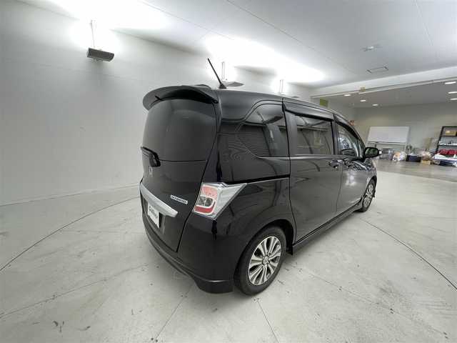 ホンダ フリード ハイブリット ジャストセレクション 茨城県 2012(平24)年 10.6万km プレミアムブラキッシュパール 社外ナビ/フルセグ視聴可能/寒冷地仕様/スペアキー/クルコン/Bluetooth/純正フロアマット/純正アルミホイール