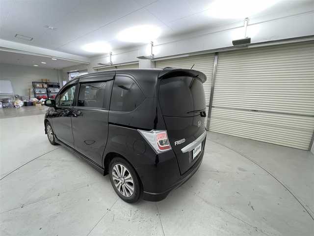 ホンダ フリード ハイブリット ジャストセレクション 茨城県 2012(平24)年 10.6万km プレミアムブラキッシュパール 社外ナビ/フルセグ視聴可能/寒冷地仕様/スペアキー/クルコン/Bluetooth/純正フロアマット/純正アルミホイール
