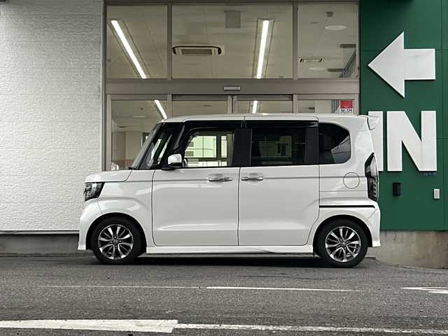 ホンダ Ｎ ＢＯＸ カスタム L 愛知県 2021(令3)年 6.8万km プラチナホワイトパール 禁煙車/片側パワースライドドア/アダプティプクルーズコントロール/レーンキープアシスト/純正ナビ（Gathers）/バックカメラ/パーキングアシスト/後方コーナーセンサー/クリアランスソナー/フルセグ/Bluetooth/ステアリングリモコン/D/N席シートヒーター/オートライト/オートハイビーム/LEDヘッドライト/フォグランプ/ドアバイザー/純正アルミ/純正フロアマット/前後ドラレコ/ETC/スペアキー/取説/保証書