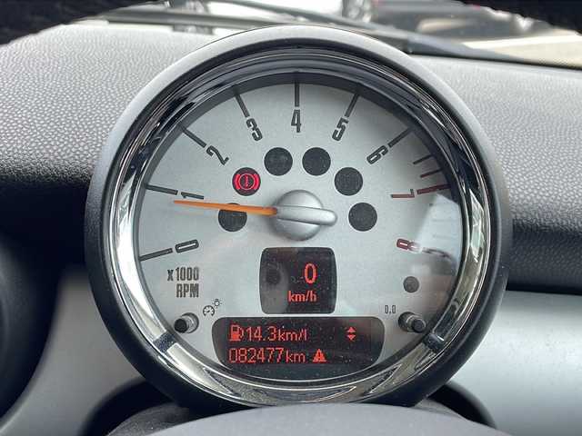 ＭＩＮＩ ミニ クーパー 新潟県 2014(平26)年 8.3万km 白 ６MT/冬タイヤ積載/純正オーディオ/（FM/AM/CD/AUX）/ETC/プッシュスタート/シガーソケット/フロアマット/フォグランプ/電格ミラー/純正AW/スペアキー×１
