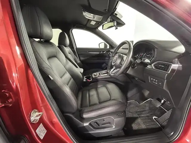 マツダ ＣＸ－５ 25S スポーツアピアランス 佐賀県 2023(令5)年 1万km ソウルレッドクリスタルM 純正10.25インチナビ/フルセグTV/CD/DVD/Bluetooth/全方位バックカメラ/衝突被害軽減システム/ブラインドスポットモニター/へドアップディスプレイ/レーダークルーズコントロール/オートライト/オートマチックハイビーム/レーンアシスト/LEDヘッドライト/クリアランスソナー/前後ドライブレコーダー/ETC/パドルシフト/パワーバックドア/レザーシート/運転席・助手席シートヒーター/運転席・助手席パワーシート/ISOFIX対応シート/純正19インチアルミホイール/スマートキー/スペアキー×１