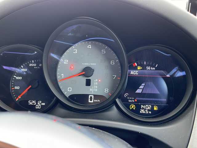ポルシェ マカン S 東京都 2019(令1)年 5.3万km シルバー 車体色　M7P　ドロマイトシルバーメタリック/シュポルトエディション/・スポーツデザインパッケージ/・21インチアルミ/・アクティブサスペンションマネージメント/・パワーステアリングプラス/・スポーツクロノパッケージ/純正ナビ/（BT/USB/AppleCarplay）/パノラマルーフ/ポルシェアクティブセーフ/アダプティブクルーズコントロール/レーンキープアシスト/レーンチェンジアシスト/全方位カメラ　ETC2.0/Fドライブレコーダー/レザーシート/シートヒーター/フロントパワーシート/パワーバックドア/パドルシフト付革巻きハンドル/スマートキー×２/純正21インチアルミ