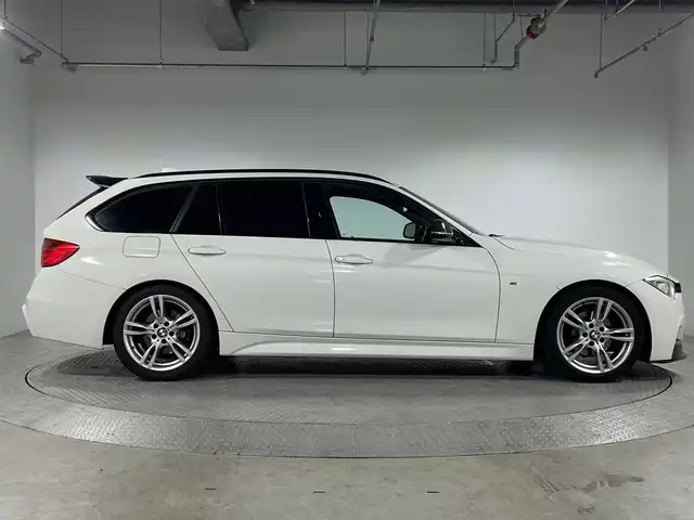 ＢＭＷ ３２０ｉ ツーリング Mスポーツ 神奈川県 2014(平26)年 3.7万km 白 純正ナビ/CD　DVD　Bluetooth　USB　AUX　AM　FM/M performanceエアロ　フロント　リアスポイラー/クルーズコントロール/衝突軽減ブレーキ/レーンキープアシスト/バックカメラ/クリアランスソナー/パワートランクリッド/ビルトインETC/アイドリングストップ/前席パワーシート/運転席メモリーシート/HIDオートライト/フォグランプ/オートワイパー/フロアマット