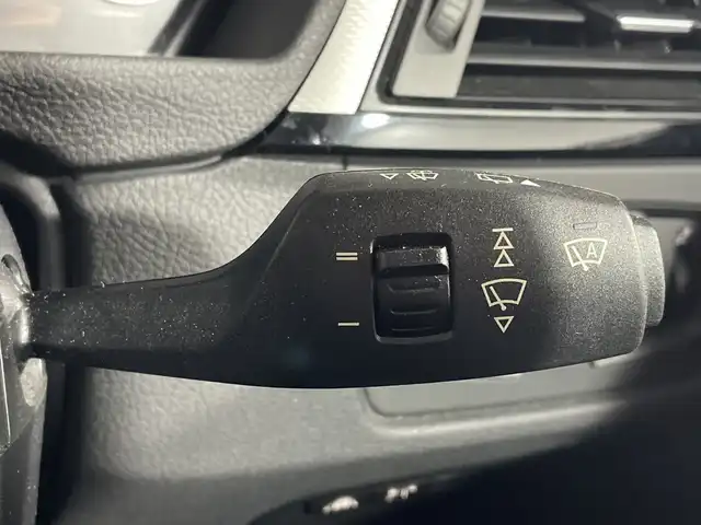 ＢＭＷ ３２０ｉ ツーリング Mスポーツ 神奈川県 2014(平26)年 3.7万km 白 純正ナビ/CD　DVD　Bluetooth　USB　AUX　AM　FM/M performanceエアロ　フロント　リアスポイラー/クルーズコントロール/衝突軽減ブレーキ/レーンキープアシスト/バックカメラ/クリアランスソナー/パワートランクリッド/ビルトインETC/アイドリングストップ/前席パワーシート/運転席メモリーシート/HIDオートライト/フォグランプ/オートワイパー/フロアマット