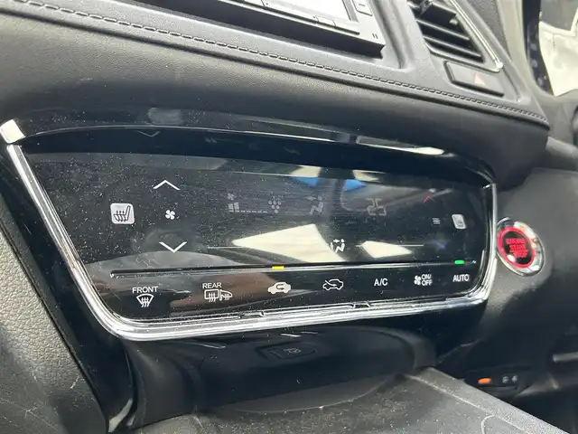 ホンダ ヴェゼル X ホンダセンシング 長野県 2018(平30)年 10.6万km プラチナホワイトパール ・ホンダセンシング/・プッシュスタート/・アイドリングストップ/・クルーズコントロール/・バックカメラ/・純正ナビ/AM/FM/iPod/Bluetooth/CD/・オートライト/・シートヒーター/純正フロアマット/・社外16インチアルミホイール/・ハロゲンヘッドライト/・純正アルミホイール付きサマータイヤ車載