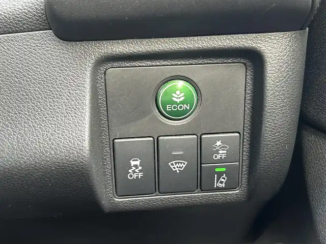 ホンダ ヴェゼル X ホンダセンシング 長野県 2018(平30)年 10.6万km プラチナホワイトパール ・ホンダセンシング/・プッシュスタート/・アイドリングストップ/・クルーズコントロール/・バックカメラ/・純正ナビ/AM/FM/iPod/Bluetooth/CD/・オートライト/・シートヒーター/純正フロアマット/・社外16インチアルミホイール/・ハロゲンヘッドライト/・純正アルミホイール付きサマータイヤ車載