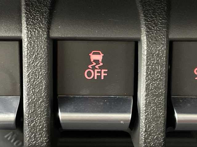 スズキ ジムニー XC 岐阜県 2023(令5)年 2.4万km ブルーイッシュブラックパール3 社外SDナビ（CN-HA01WD）/フルセグ/BT/DVD/バックカメラ/スズキセーフティサポート/デュアルセンサーブレーキ/クルーズコントロール/車線逸脱警報機能/先行車発進お知らせ機能/誤発進抑制機能/ふらつき警報機/ヒルディセントコントロール/前席シートヒーター/アイドリングストップ/純正16インチAW/サイドバイザー/本革ステアリング/LEDオートライト/フォグランプ/ターボ車/スマートキー/スペアキー